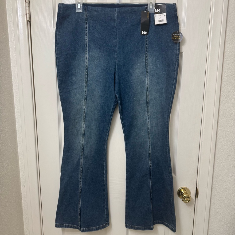Lee Heritage Jeans Women’s XXL Pull-on Blue Denim Bootcut Flared Stretch Fit NWT
